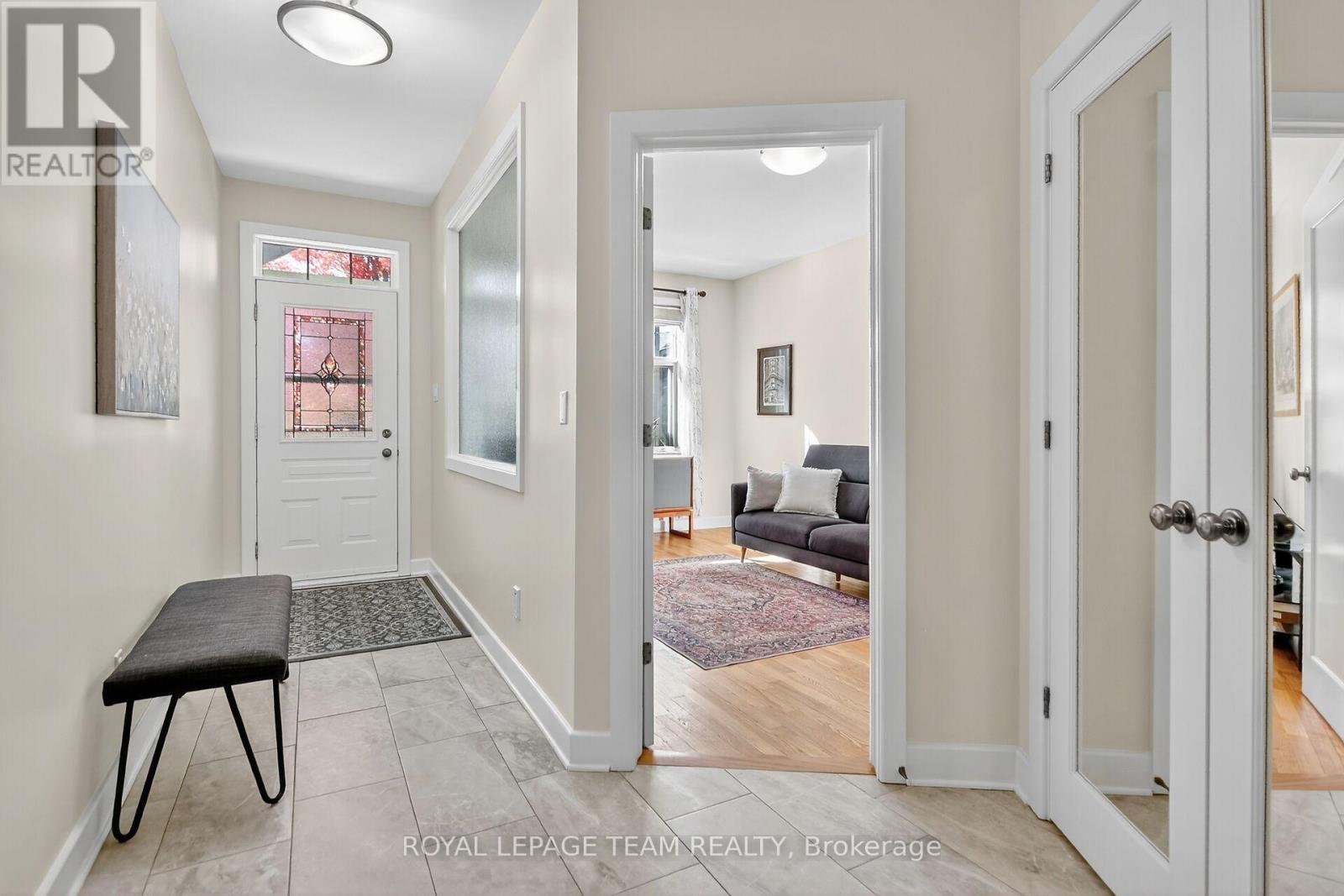 46 Turtle Point Private, Ottawa, Ontario  K2K 3P1 - Photo 6 - X12466987