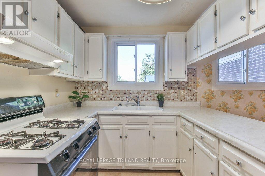 206 Admiral Drive, London East, Ontario  N5V 1H8 - Photo 15 - X12467023