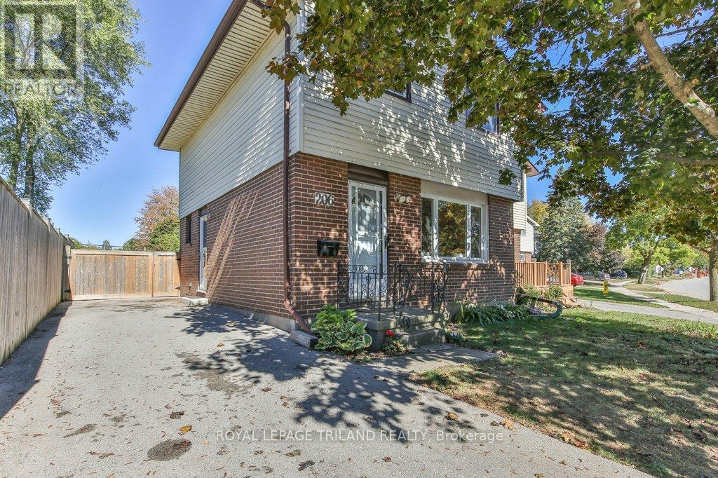 206 Admiral Drive, London East, Ontario  N5V 1H8 - Photo 4 - X12467023
