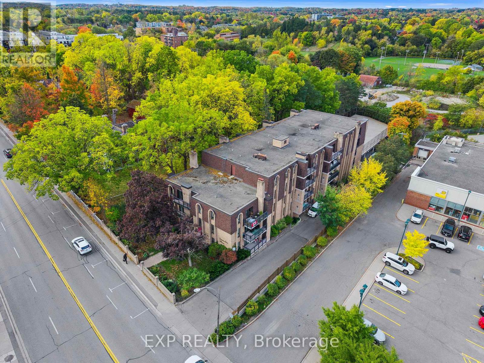 203 - 15390 YONGE STREET, Aurora, Ontario