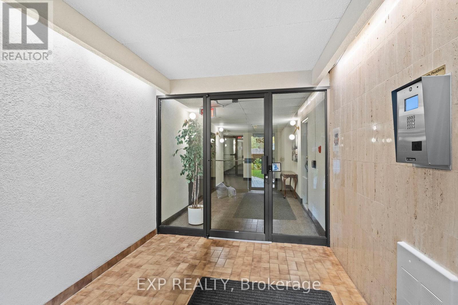 203 - 15390 Yonge Street, Aurora, Ontario  L4G 1N8 - Photo 38 - N12466950