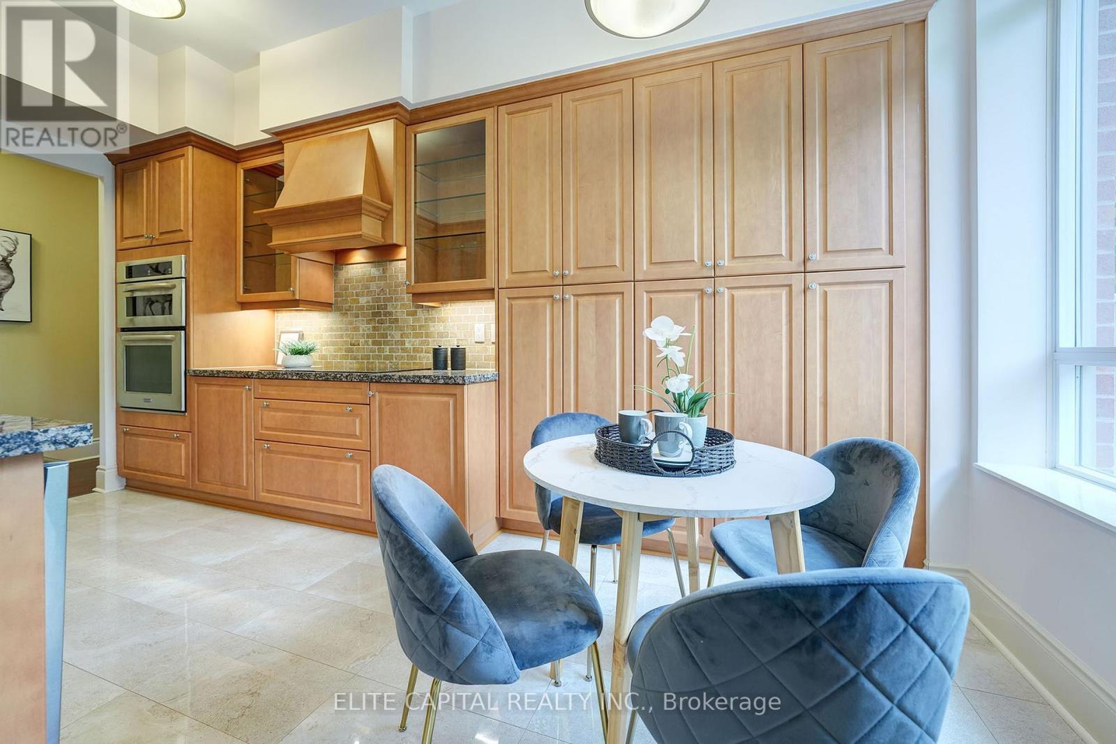 115 - 10101 Yonge Street, Richmond Hill, Ontario  L4C 0V6 - Photo 6 - N12466962