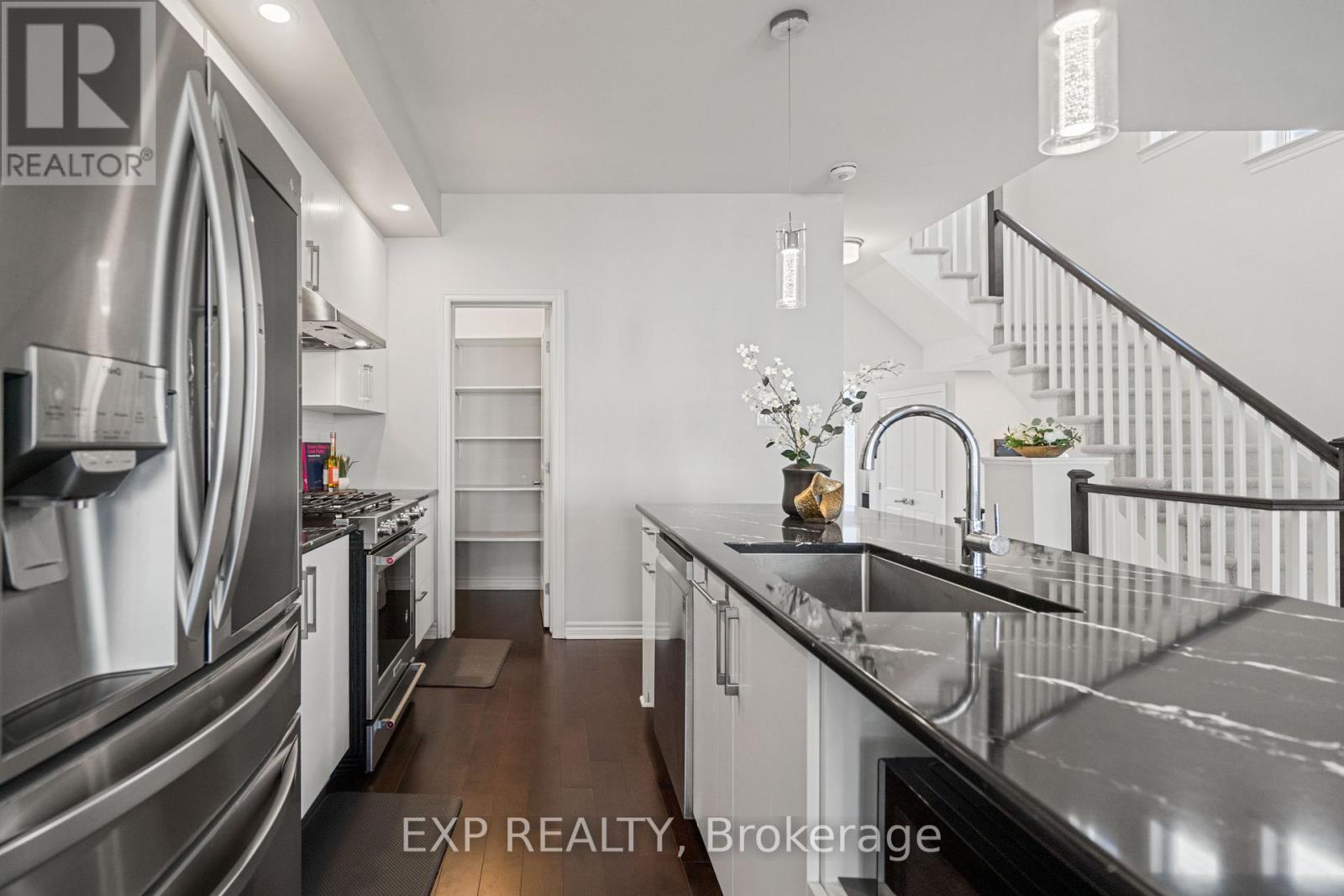 512 Edenwylde Drive E, Ottawa, Ontario  K2S 2K4 - Photo 10 - X12467022