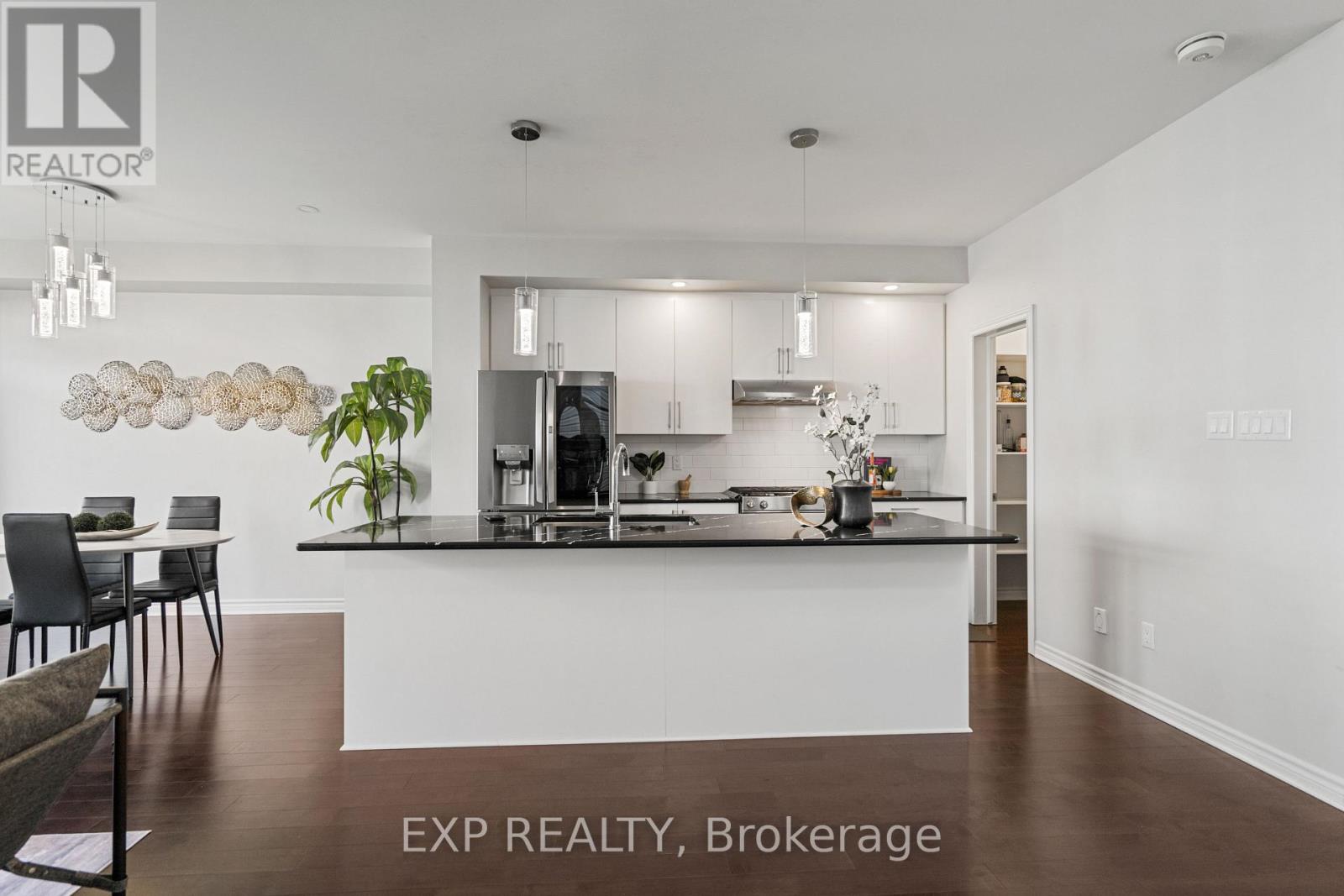 512 Edenwylde Drive E, Ottawa, Ontario  K2S 2K4 - Photo 12 - X12467022