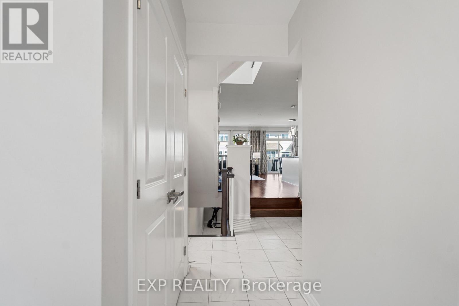 512 Edenwylde Drive E, Ottawa, Ontario  K2S 2K4 - Photo 4 - X12467022