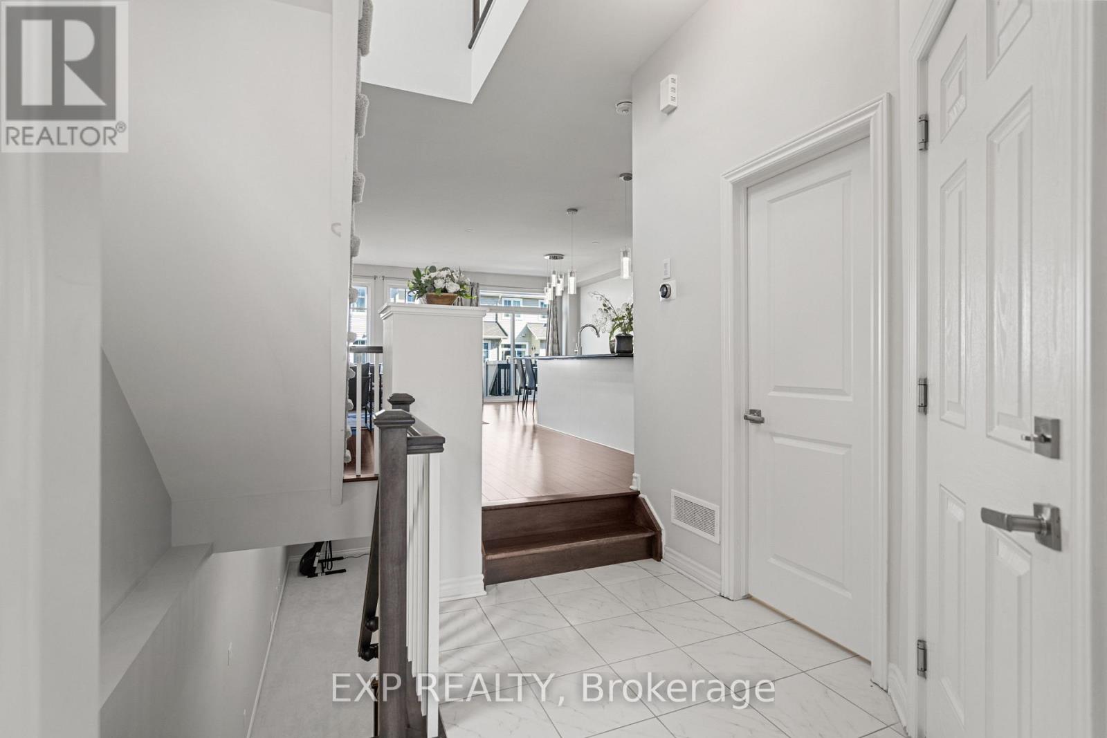 512 Edenwylde Drive E, Ottawa, Ontario  K2S 2K4 - Photo 5 - X12467022
