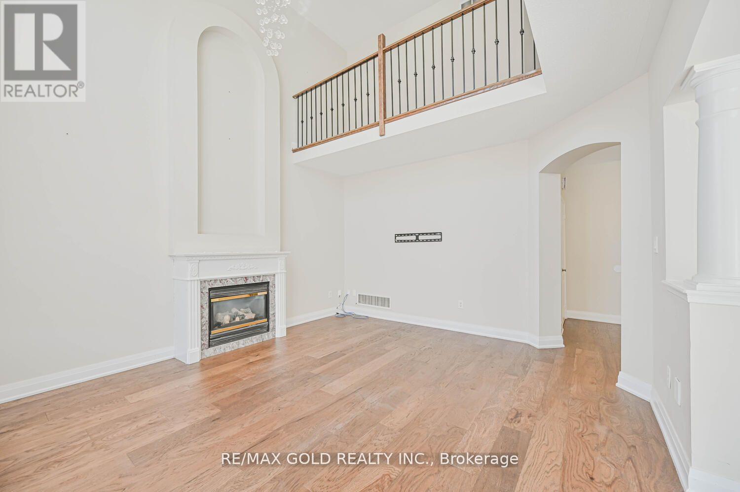 3 Freshspring Drive, Brampton (Sandringham-Wellington), Ontario  L6R 3H6 - Photo 13 - W12466942