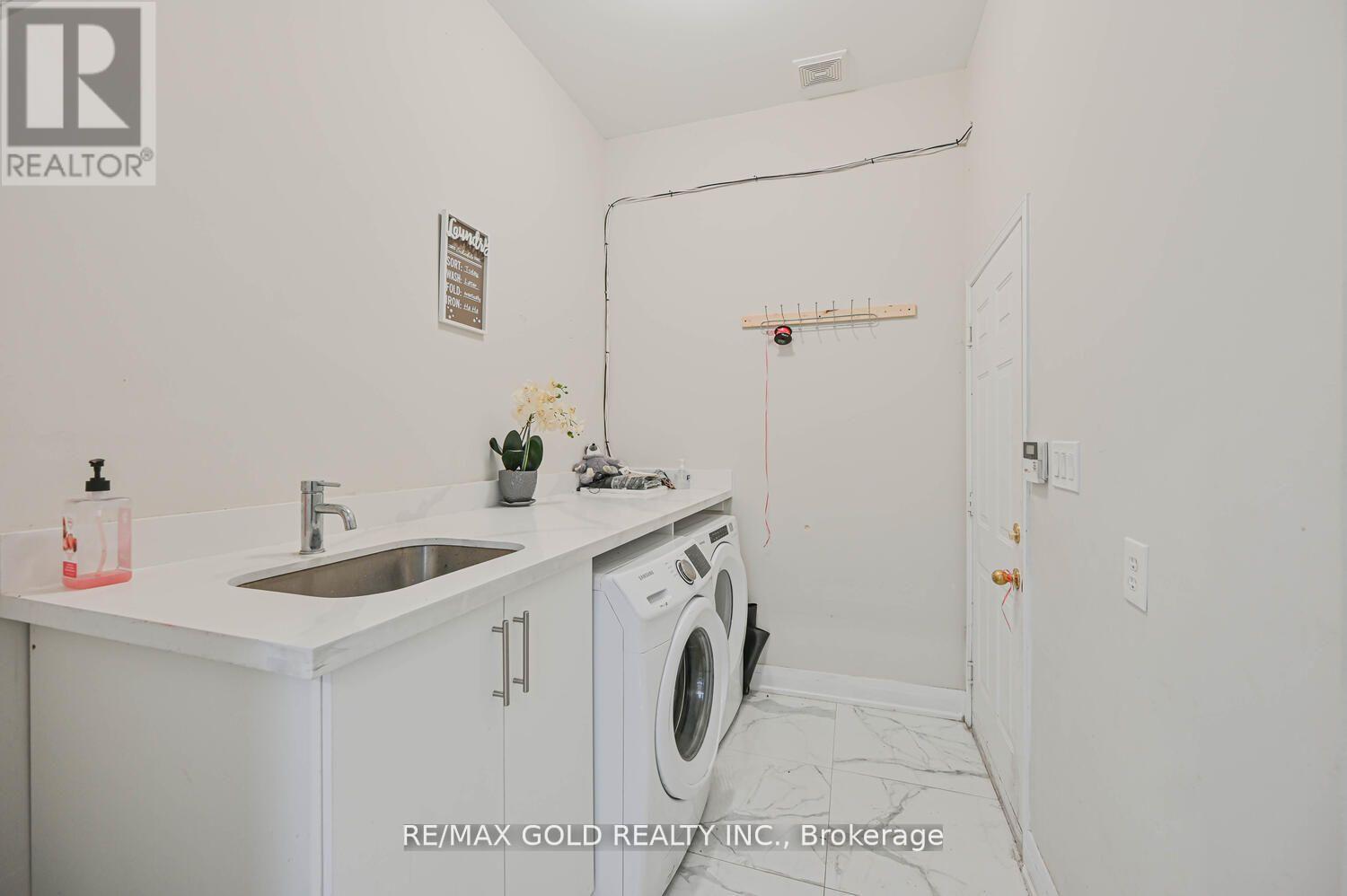 3 Freshspring Drive, Brampton (Sandringham-Wellington), Ontario  L6R 3H6 - Photo 20 - W12466942