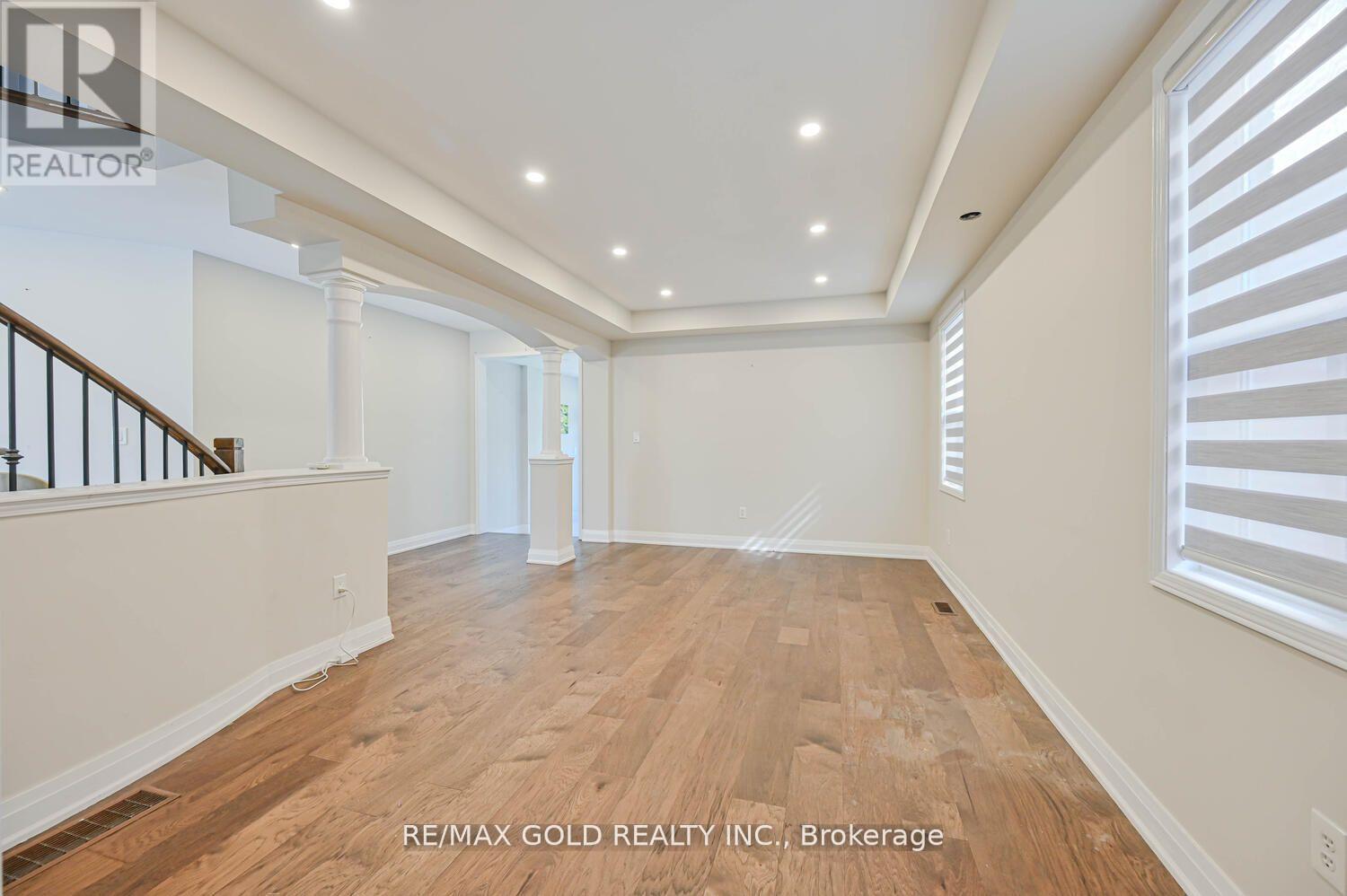 3 Freshspring Drive, Brampton, Ontario  L6R 3H6 - Photo 7 - W12466942