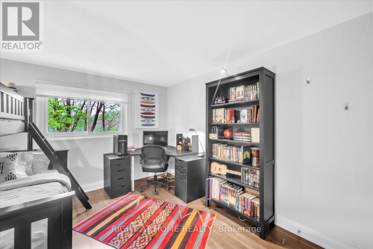 2301 Devon Road, Oakville, Ontario  L6J 5R2 - Photo 14 - W12466979