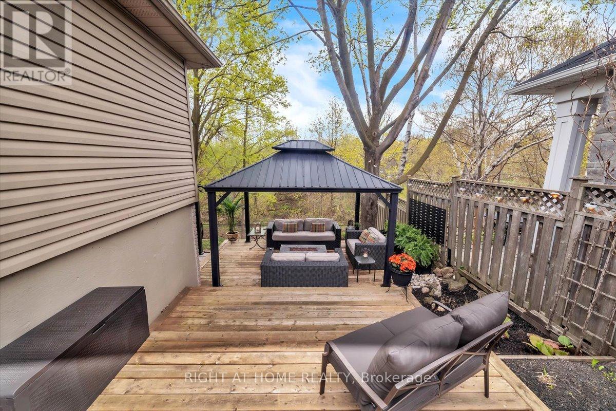 2301 Devon Road, Oakville, Ontario  L6J 5R2 - Photo 25 - W12466979