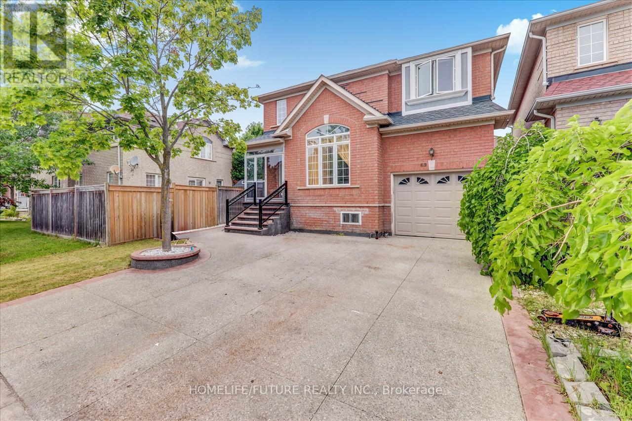 69 Heatherdale Drive, Brampton, Ontario  L7A 2H4 - Photo 2 - W12466983