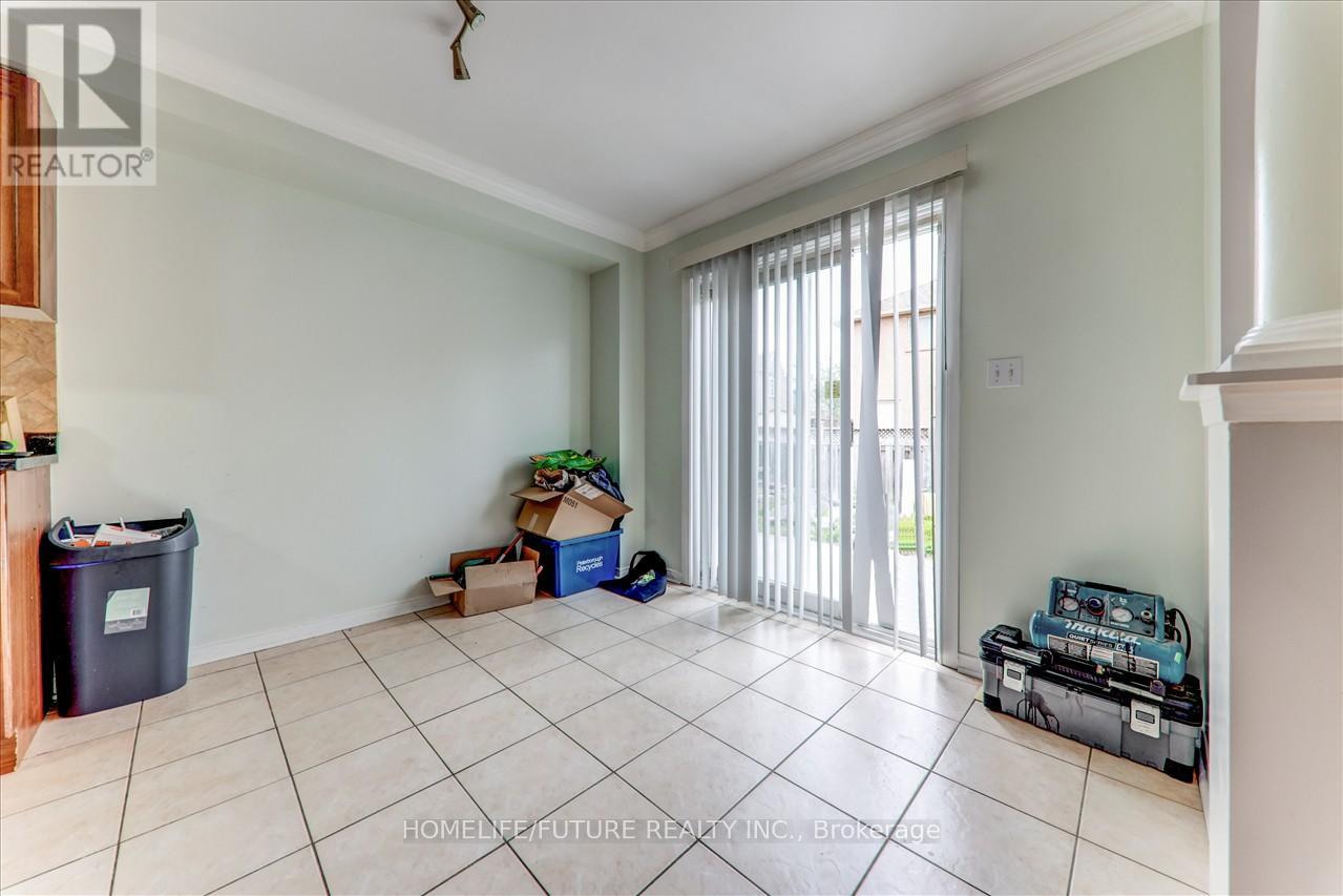 69 Heatherdale Drive, Brampton, Ontario  L7A 2H4 - Photo 7 - W12466983