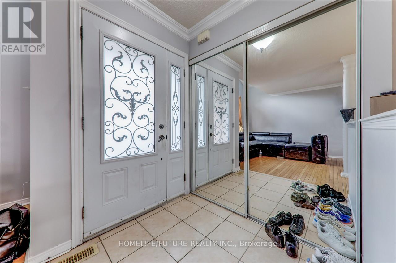 69 Heatherdale Drive, Brampton, Ontario  L7A 2H4 - Photo 8 - W12466983