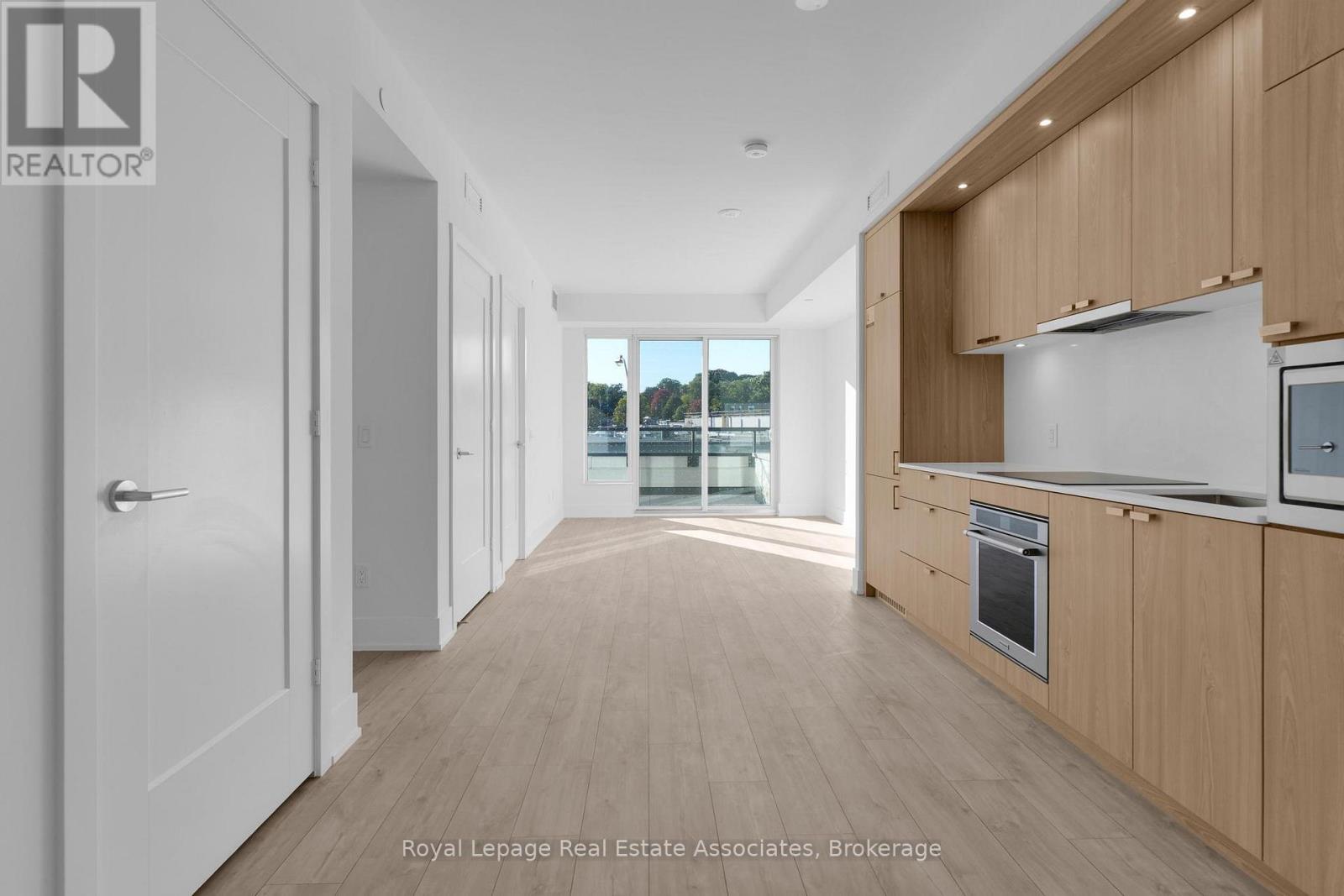 216 - 259 The Kingsway, Toronto, Ontario  M9A 0G2 - Photo 2 - W12466994