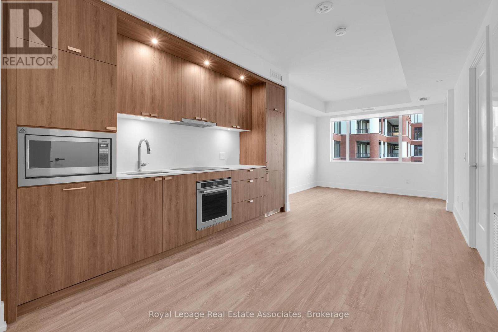 403 - 259 The Kingsway, Toronto, Ontario  M9A 0G2 - Photo 3 - W12466999