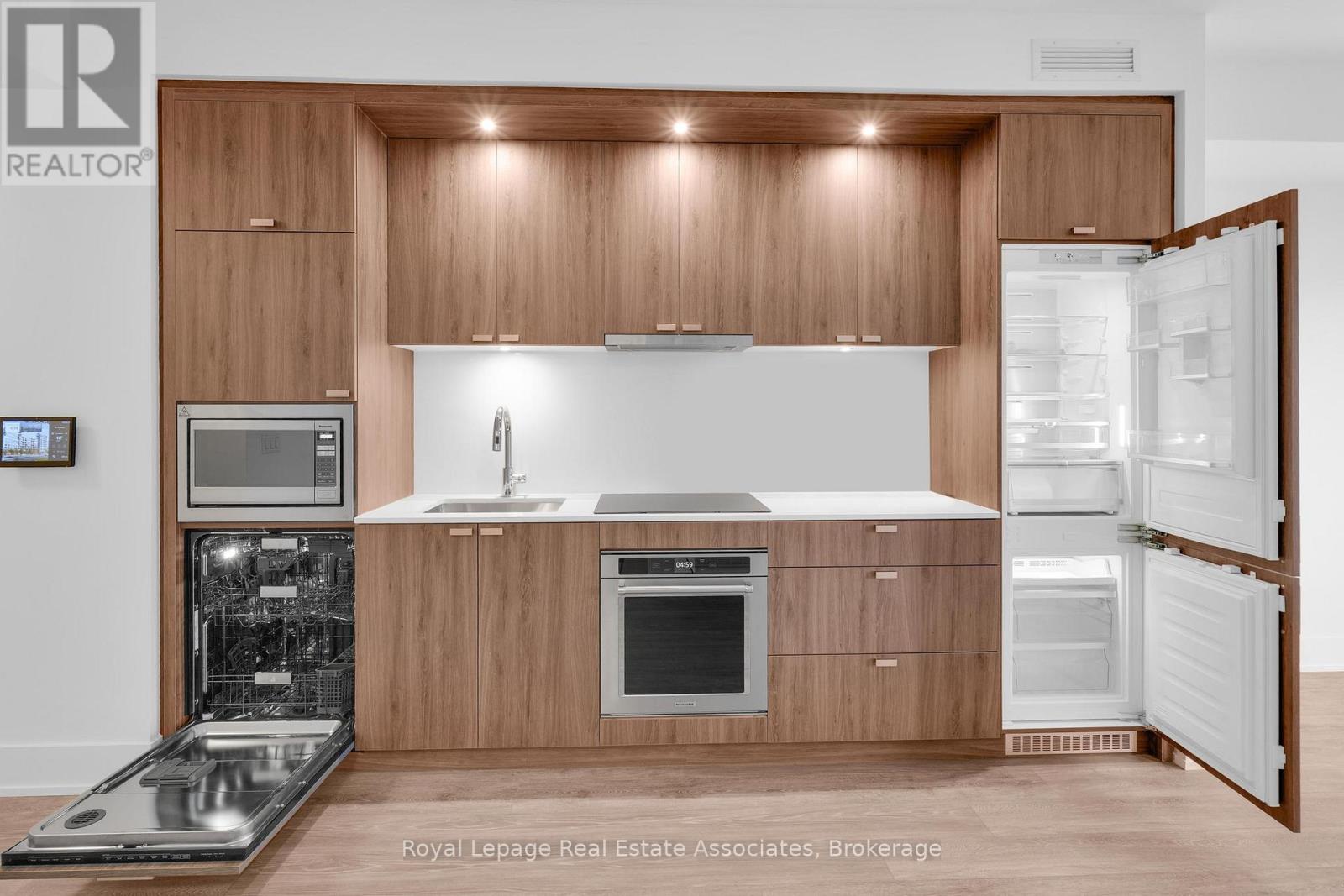 403 - 259 The Kingsway, Toronto, Ontario  M9A 0G2 - Photo 5 - W12466999