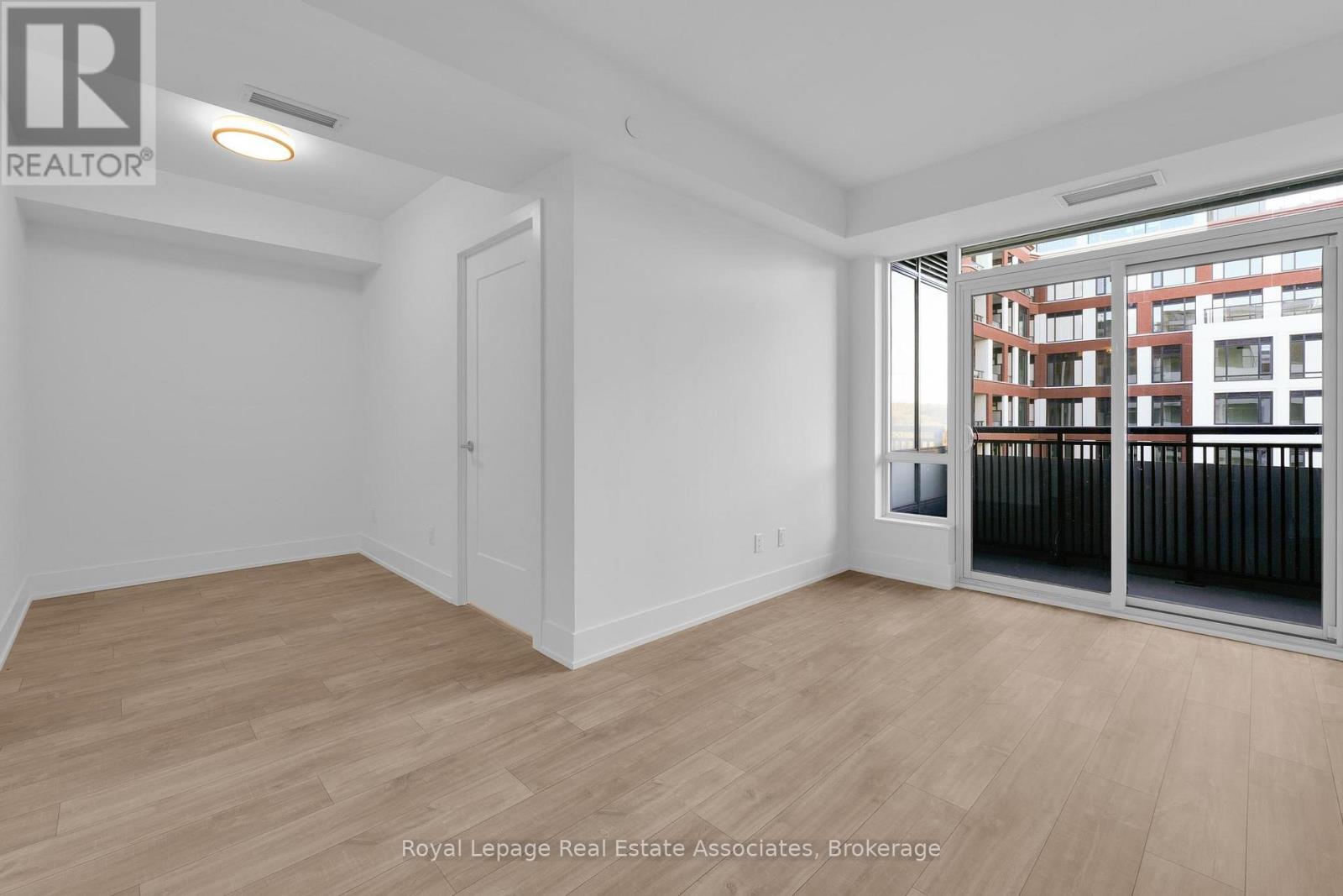 404 - 259 The Kingsway, Toronto, Ontario  M9A 0G2 - Photo 10 - W12467002