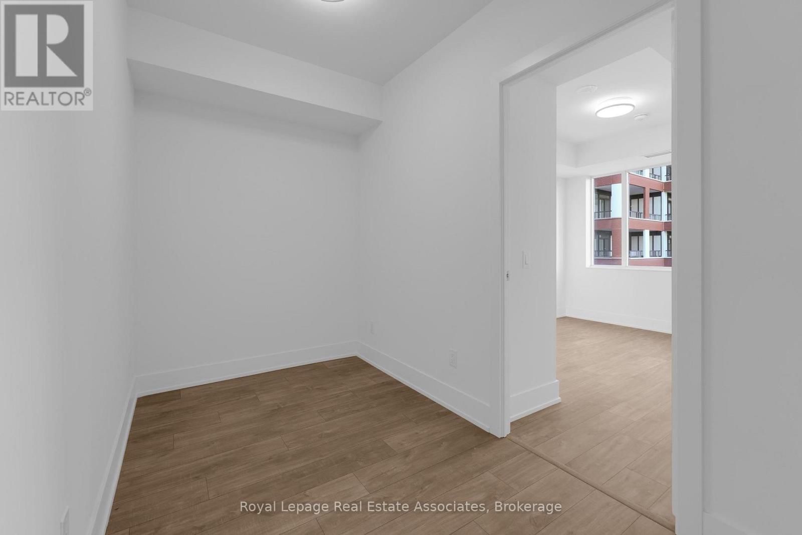 404 - 259 The Kingsway, Toronto, Ontario  M9A 0G2 - Photo 12 - W12467002