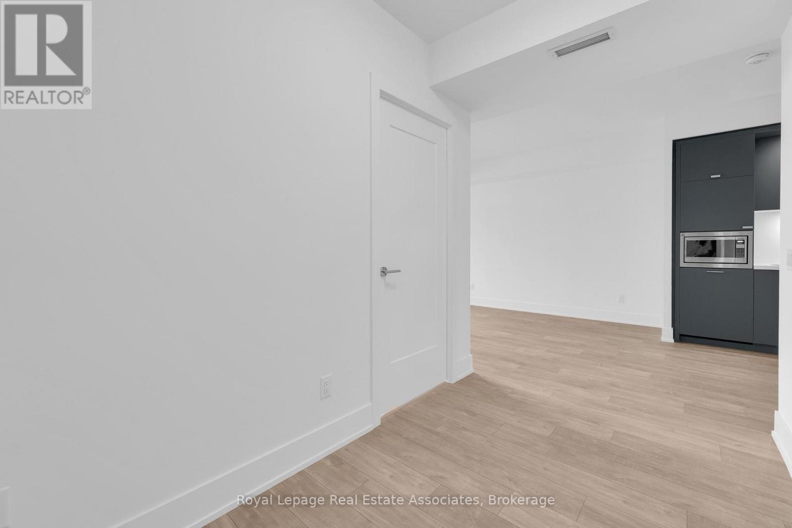 404 - 259 The Kingsway, Toronto, Ontario  M9A 0G2 - Photo 13 - W12467002
