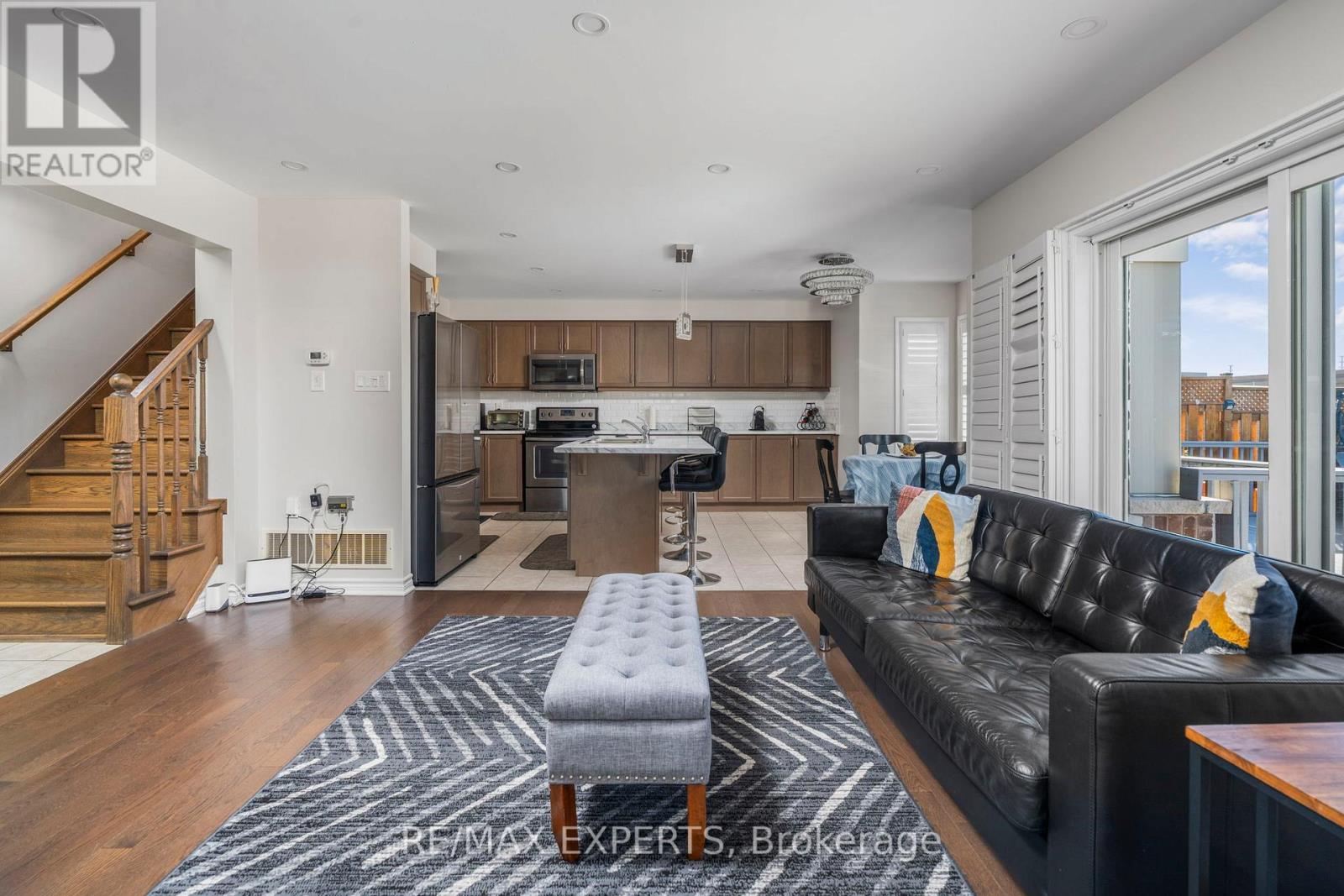 56 Donlamont Circle, Brampton, Ontario  L7A 4T5 - Photo 11 - W12467004