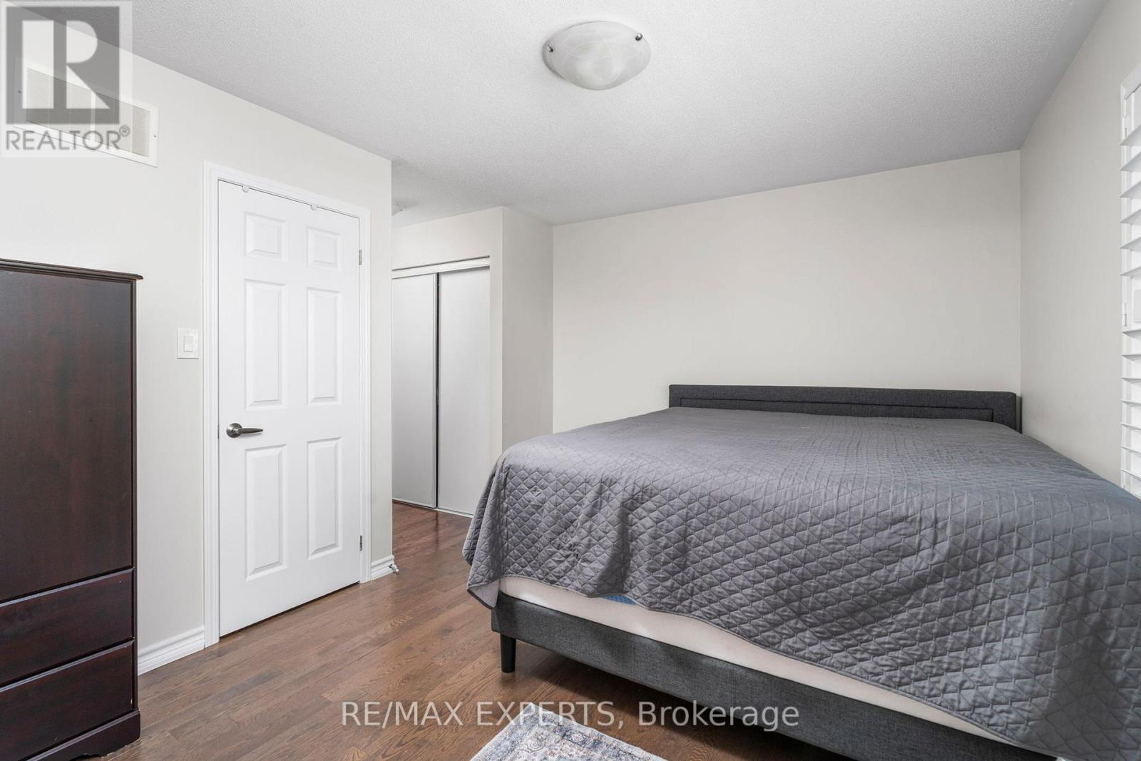 56 Donlamont Circle, Brampton, Ontario  L7A 4T5 - Photo 21 - W12467004
