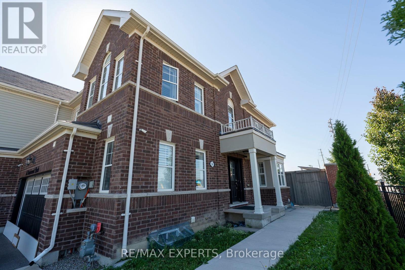 56 Donlamont Circle, Brampton, Ontario  L7A 4T5 - Photo 4 - W12467004