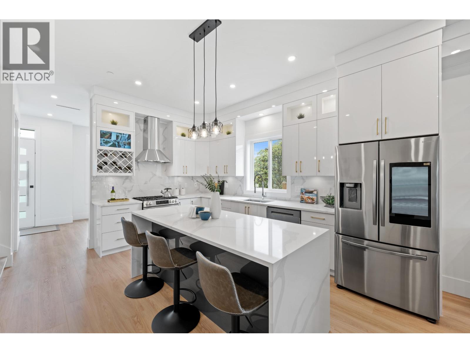 1 122 EIGHTH AVENUE, New Westminster, British Columbia