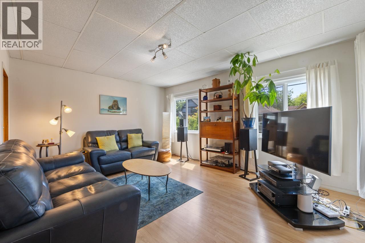 1737 E 5th Avenue, Vancouver, British Columbia  V5N 1L9 - Photo 3 - R3059306