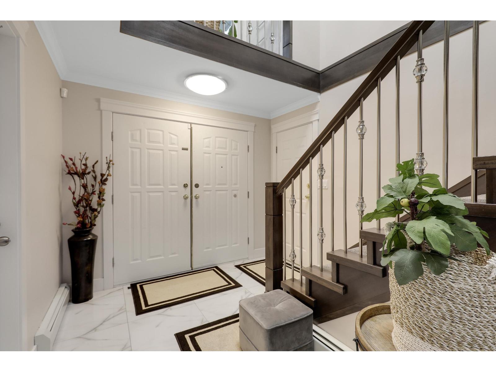 12046 84 Avenue, Surrey, British Columbia  V3W 3G3 - Photo 3 - R3055326