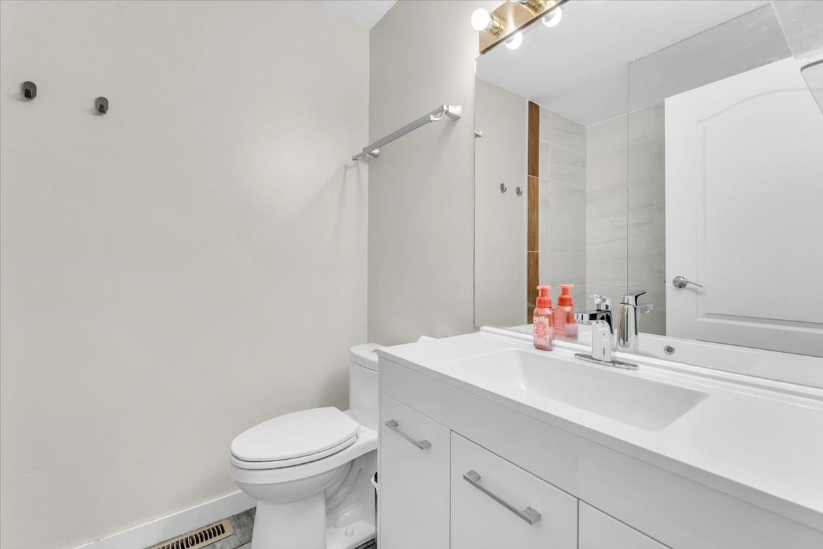 10552 Woodglen Close, Surrey, British Columbia  V4N 1V4 - Photo 15 - R3055797