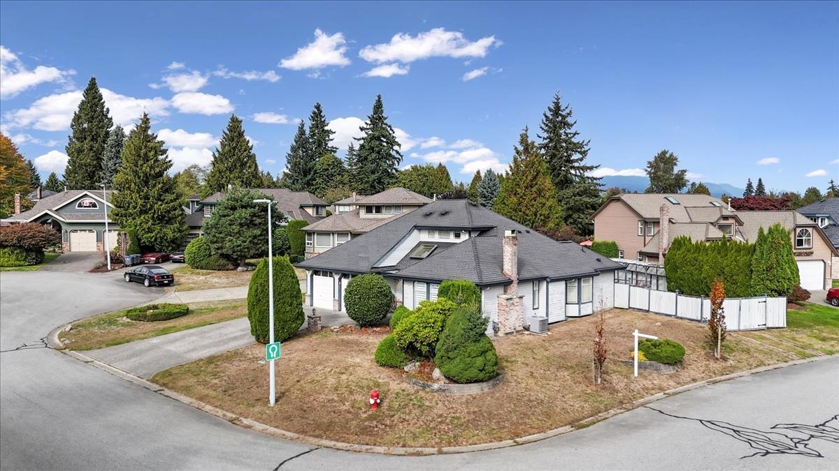 10552 Woodglen Close, Surrey, British Columbia  V4N 1V4 - Photo 2 - R3055797