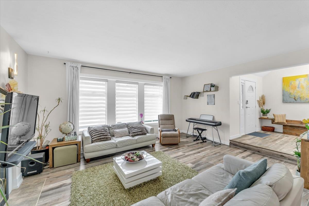 10552 Woodglen Close, Surrey, British Columbia  V4N 1V4 - Photo 5 - R3055797