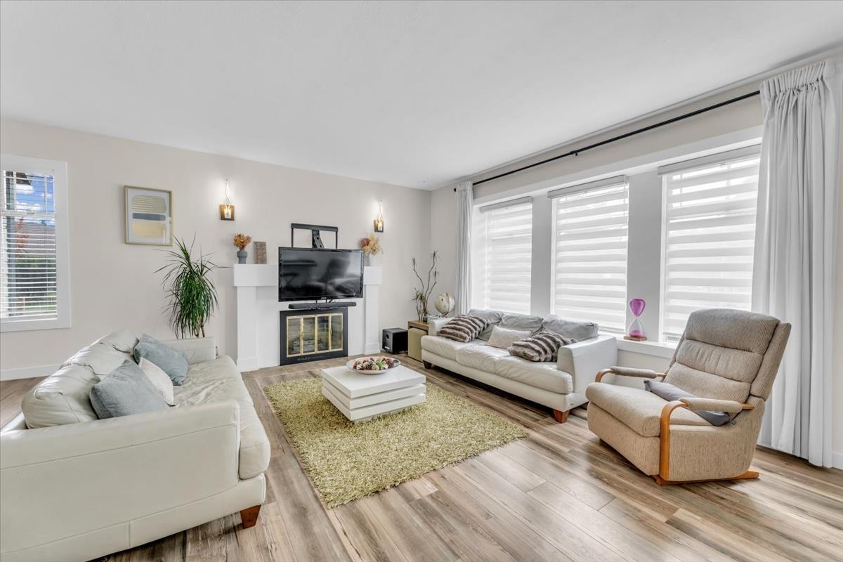 10552 Woodglen Close, Surrey, British Columbia  V4N 1V4 - Photo 4 - R3055797