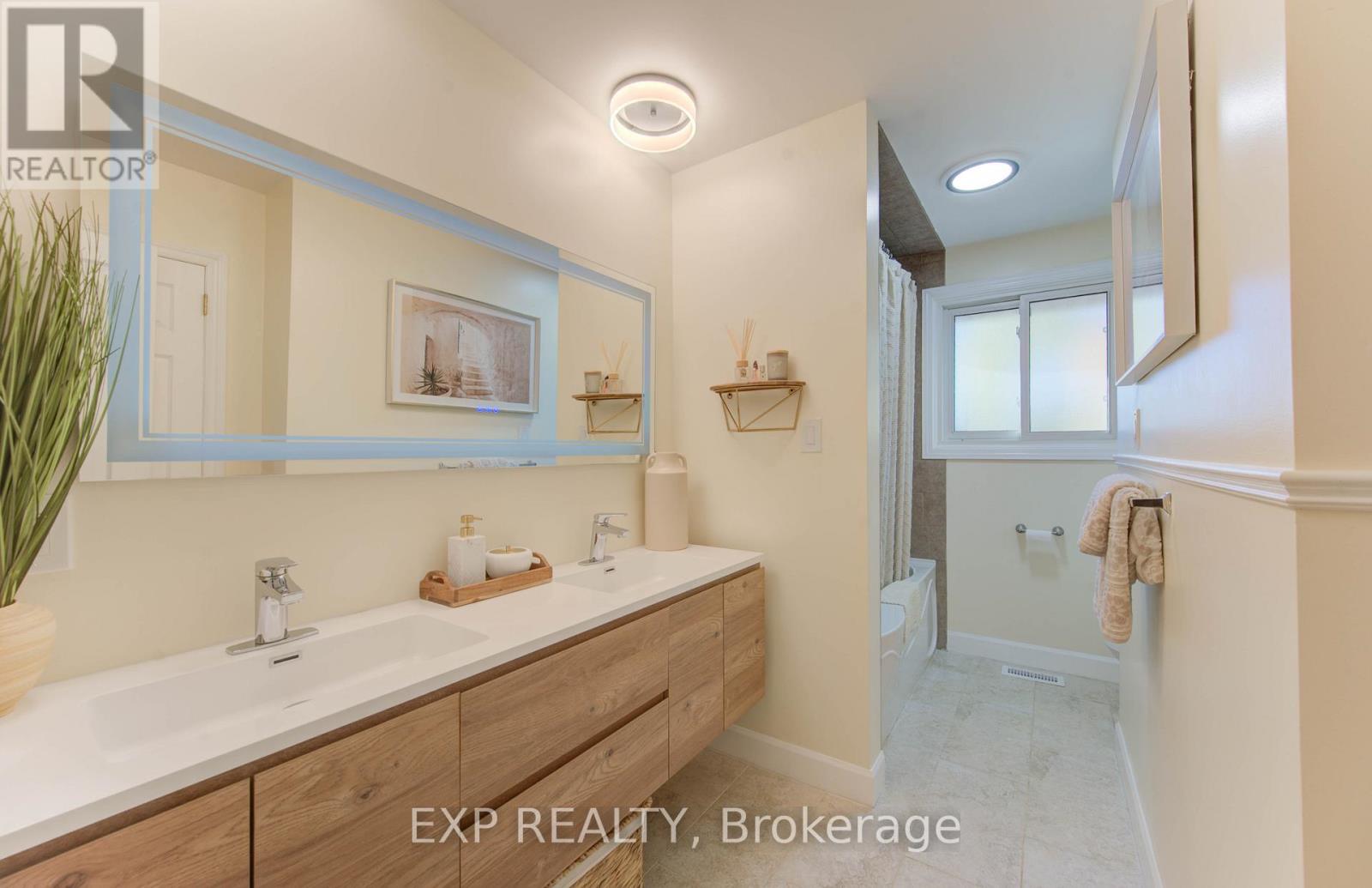 36 Blackfriars Place, Kitchener, Ontario  N2A 1M5 - Photo 30 - X12466989