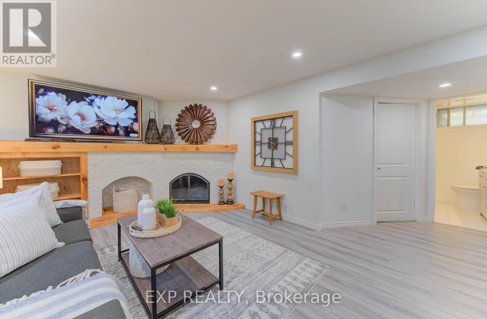 36 Blackfriars Place, Kitchener, Ontario  N2A 1M5 - Photo 33 - X12466989