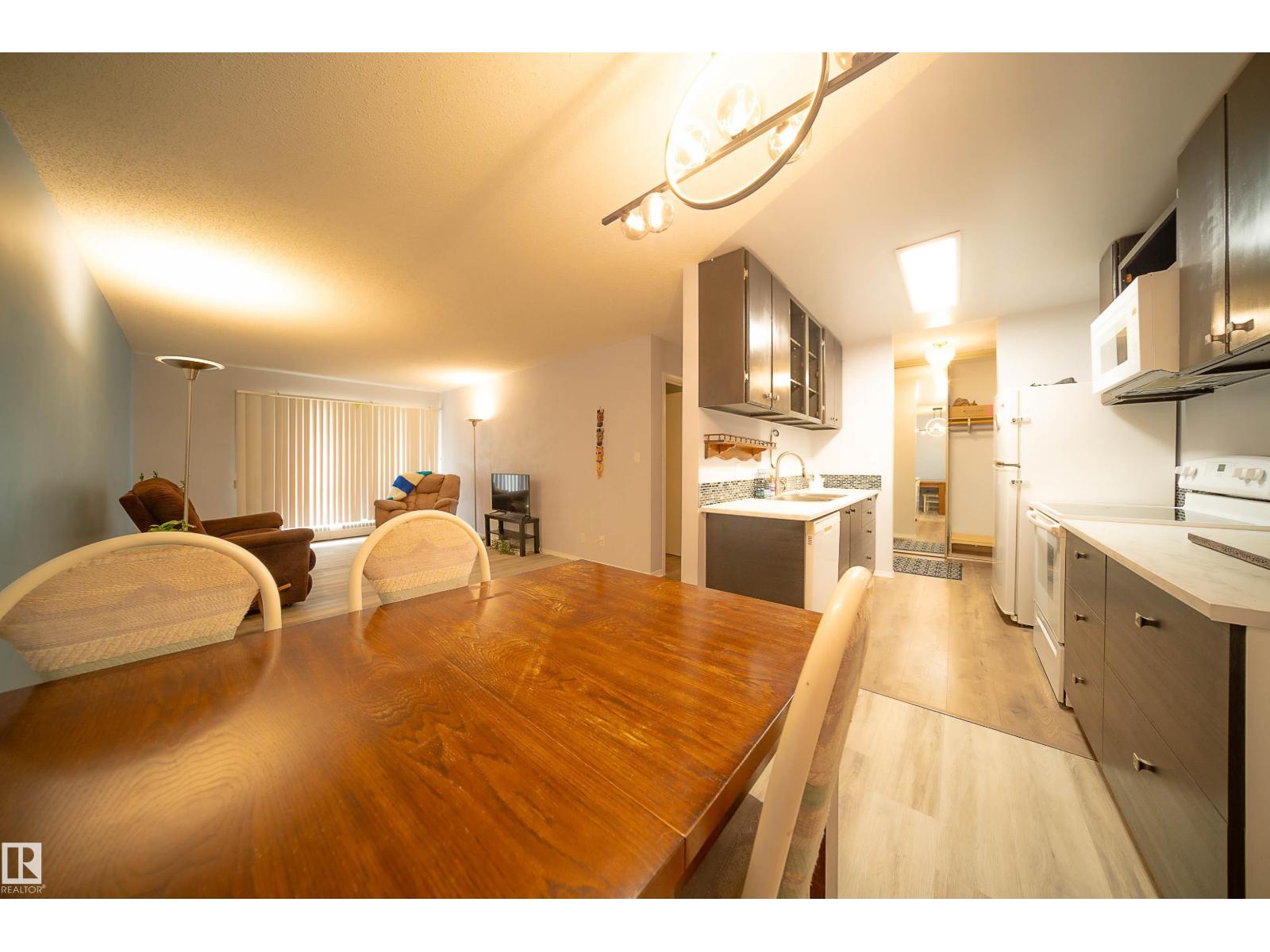 #408 10511 19 Av Nw, Edmonton, Alberta  T6J 5S8 - Photo 4 - E4462404