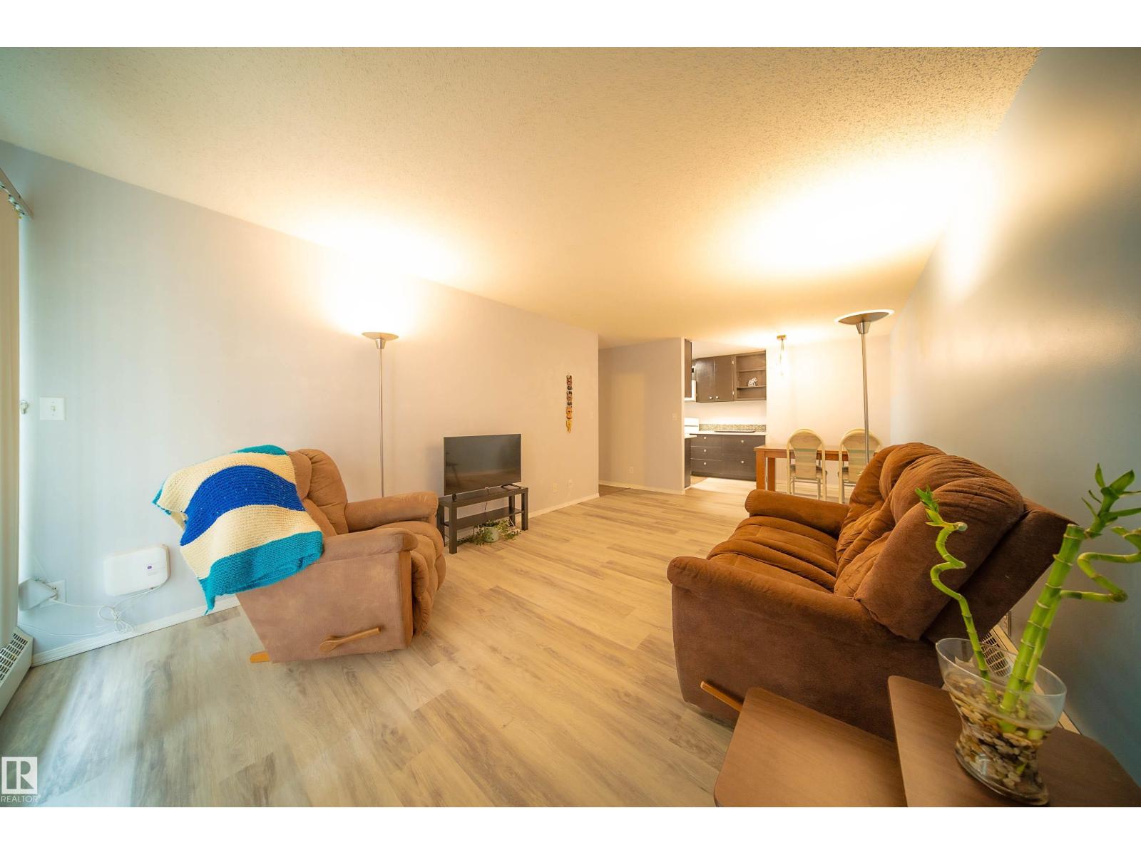 #408 10511 19 Av Nw, Edmonton, Alberta  T6J 5S8 - Photo 6 - E4462404