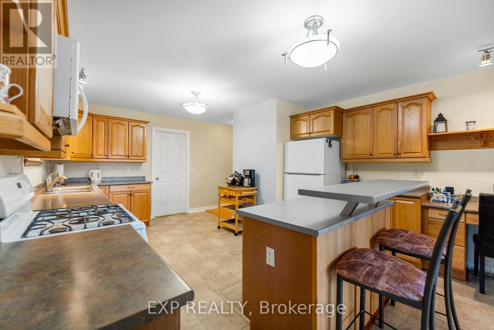 10 Cybulski Road, Madawaska Valley, Ontario  K0J 1B0 - Photo 8 - X12467013