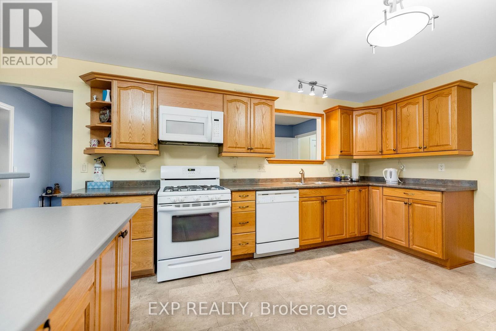 10 Cybulski Road, Madawaska Valley, Ontario  K0J 1B0 - Photo 9 - X12467013