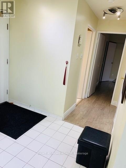 1003 - 3700 Kaneff Crescent, Mississauga, Ontario  L5A 4B8 - Photo 5 - W12466815