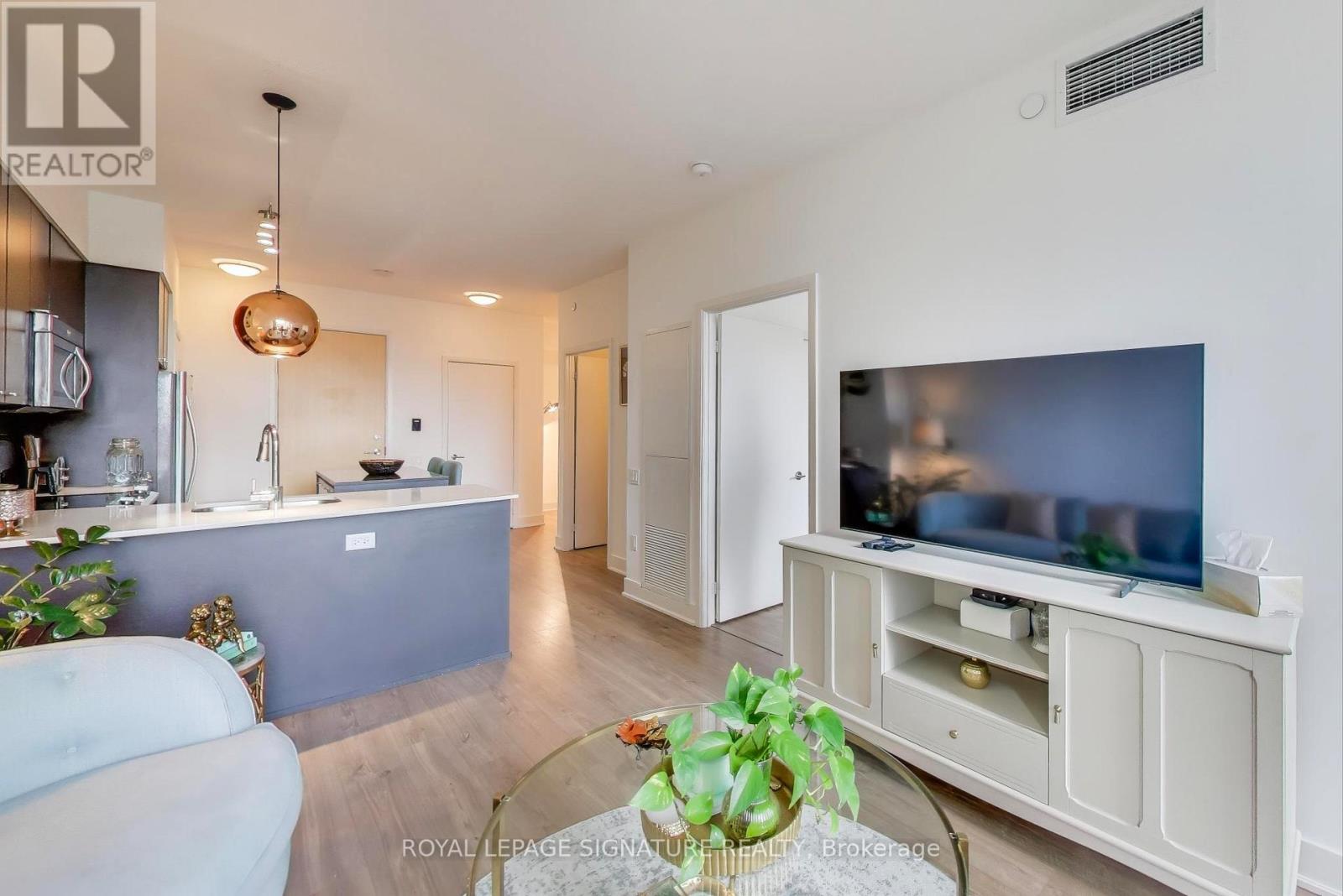 1101 - 30 Roehampton Avenue, Toronto, Ontario  M4P 1R2 - Photo 4 - C12467030