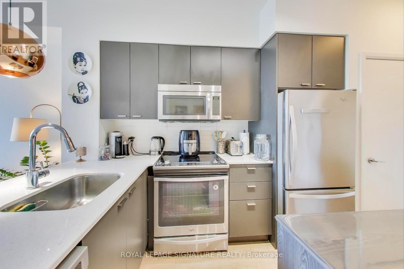 1101 - 30 Roehampton Avenue, Toronto, Ontario  M4P 1R2 - Photo 6 - C12467030