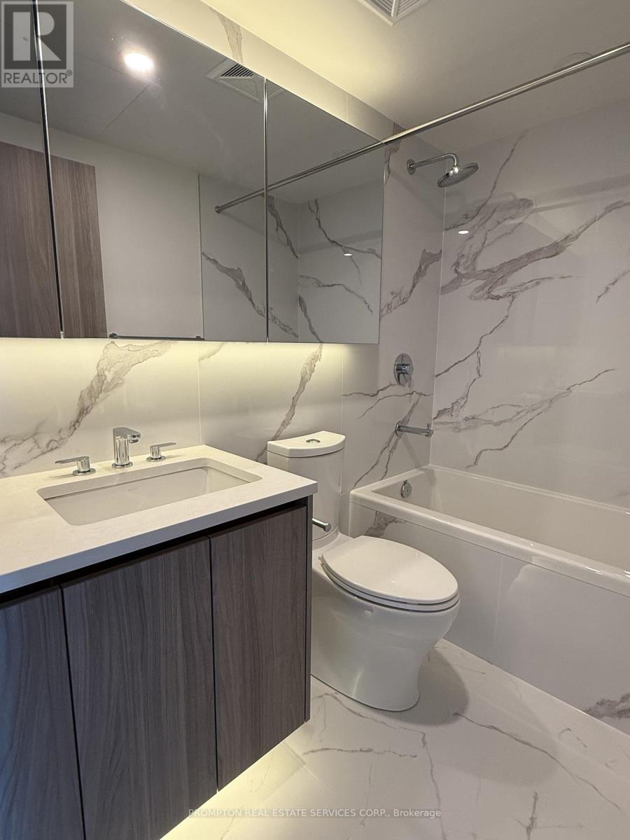 6902 - 3 Concord Cityplace Way, Toronto, Ontario  M5V 0X4 - Photo 4 - C12467043