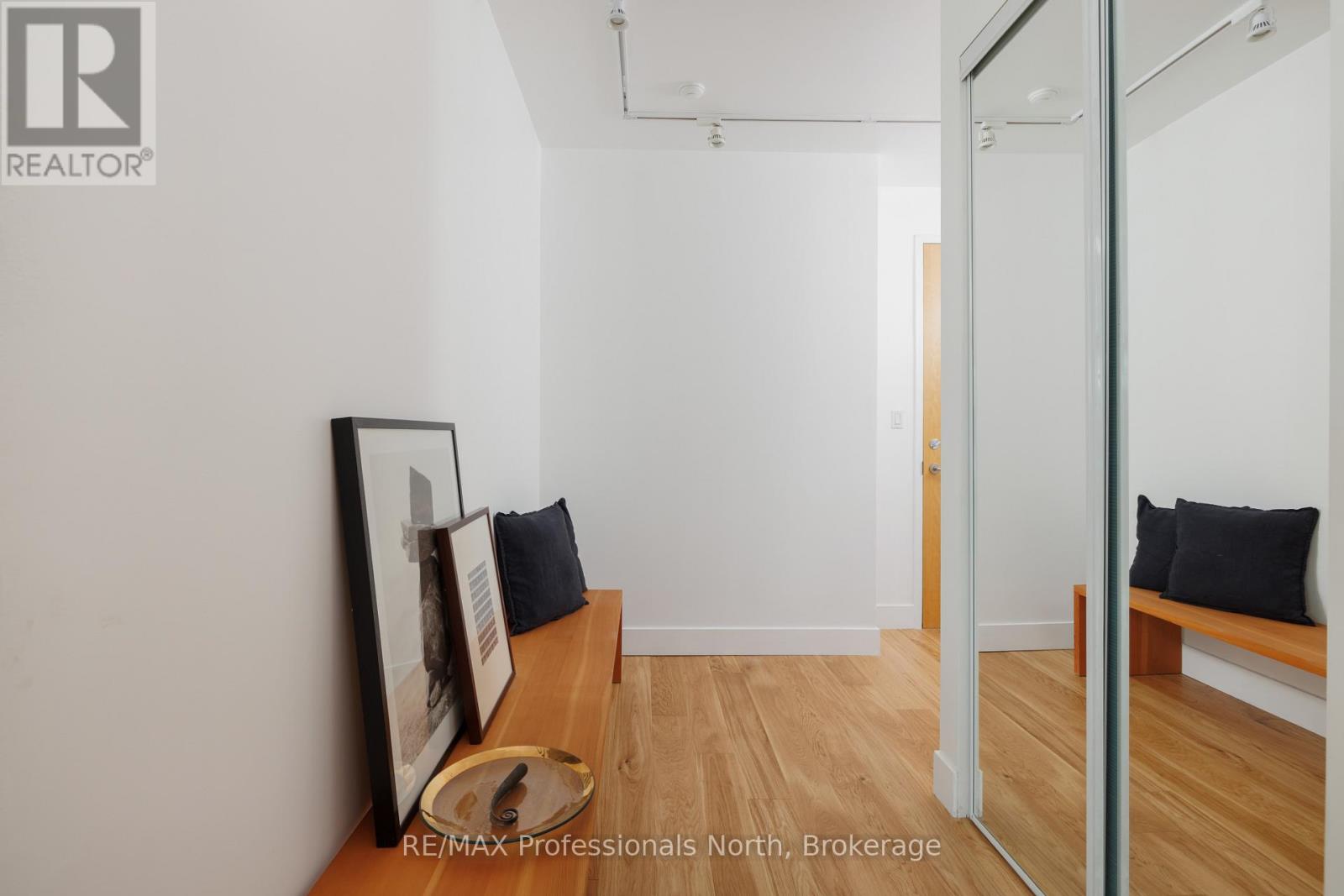 404 - 562 Eglinton Avenue E, Toronto (Mount Pleasant East), Ontario  M4P 1P1 - Photo 6 - C12467106
