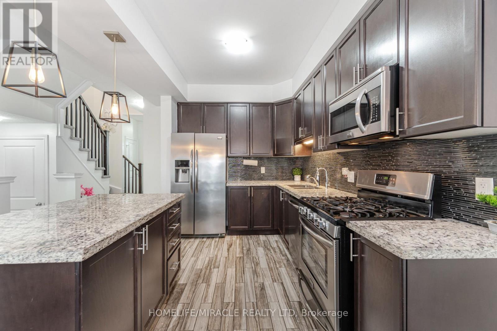 24 Kingsborough Drive, Hamilton, Ontario  L0R 1P0 - Photo 12 - X12465407