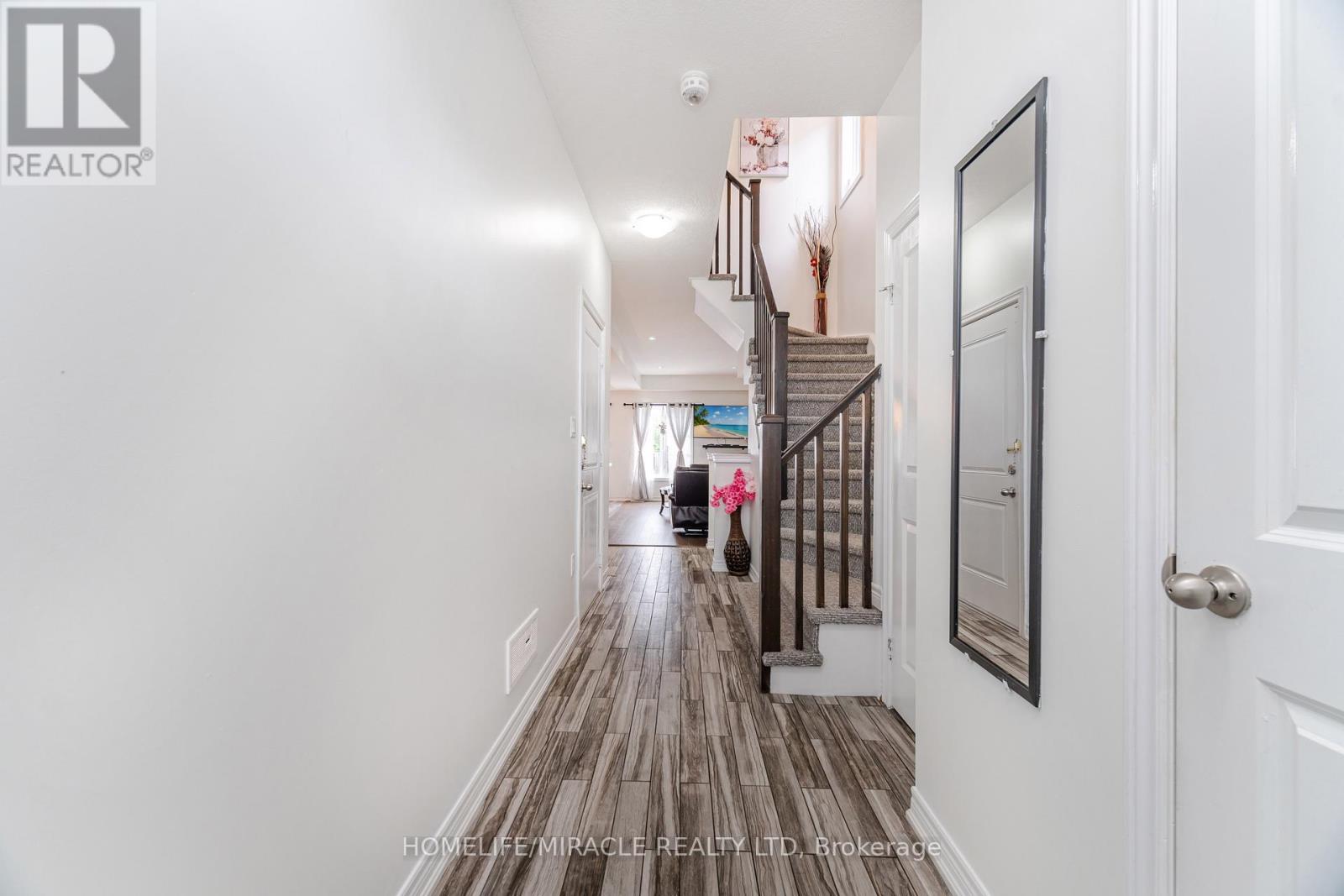 24 Kingsborough Drive, Hamilton, Ontario  L0R 1P0 - Photo 8 - X12465407