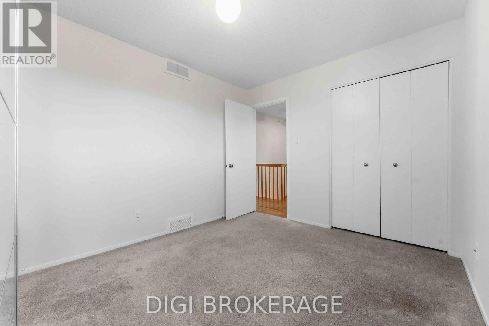 98 Gillespie Crescent, Ottawa, Ontario  K1V 0J2 - Photo 31 - X12465269