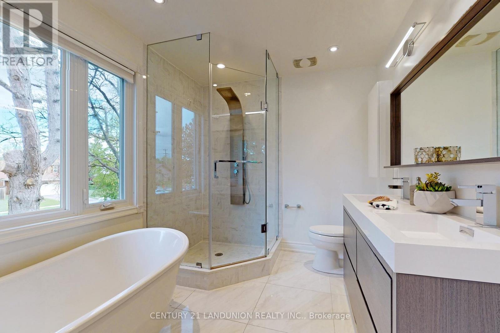 757 Huntingwood Drive, Toronto, Ontario  M1T 2L3 - Photo 14 - E12467042