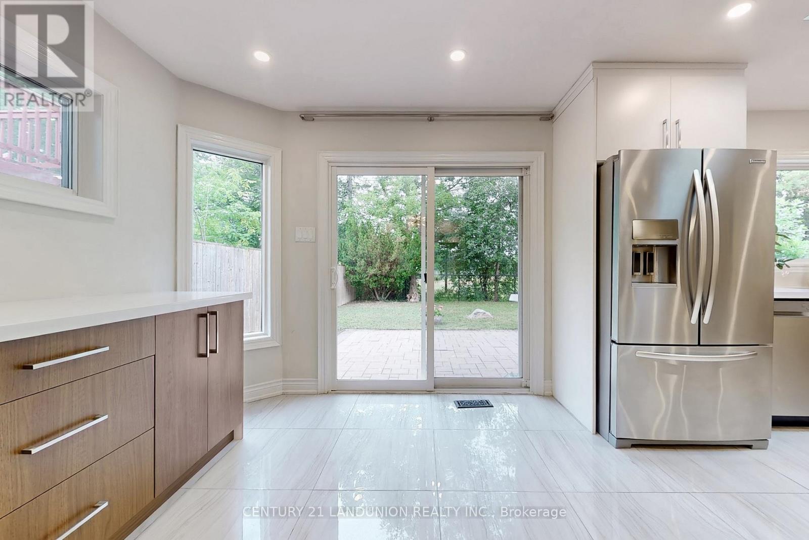 757 Huntingwood Drive, Toronto, Ontario  M1T 2L3 - Photo 8 - E12467042